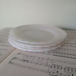 Anchor Hocking Suburbia Set Of 4 White and Gold Dinner Side Plates Set